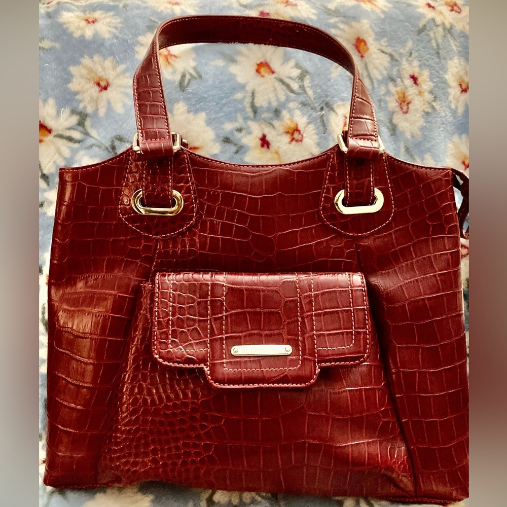 LIZ CLAIBORNE burgundy large handbag